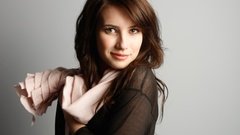Woman Actress emma roberts