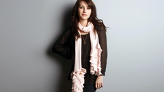 Woman Actress emma roberts