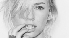 Woman Actress grayscale Naomi