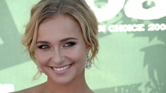 Woman Actress hayden panettiere blondes singers