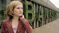 Woman Actress Julia Stiles