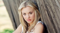 Woman Actress kaley cuoco