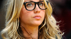 Woman Actress kaley cuoco blondes girls with glasses