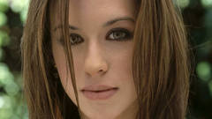 Woman Actress Lacey Chabert