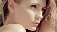 Woman Actress mischa barton