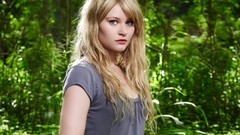 Woman Actress models Emilie de Ravin