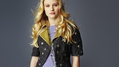 Woman Actress models Emilie de Ravin