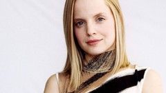 Woman Actress models mena suvari