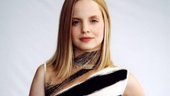 Woman Actress models mena suvari