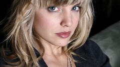 Woman Actress models mena suvari