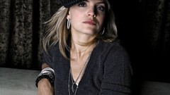 Woman Actress models mena suvari