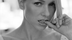 Woman Actress Naomi Watts