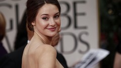 Woman Actress red carpet shailene woodley Golden Globes Award 
