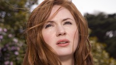 Woman Actress Red Hat karen gillan