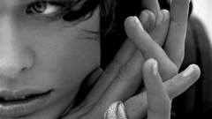 Woman Actress rings grayscale