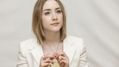 Woman Actress saoirse ronan
