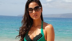 Woman Actress sunglasses brunettes olivia munn