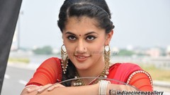Woman Actress Tapasee Pannu Tamil