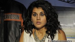 Woman Actress Tapasee Pannu Tamil