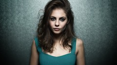 Woman Actress willa holland