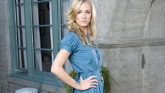 Woman Actress yvonne strahovski