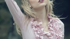 Woman air blondes feel