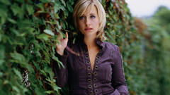 Woman Allison Mack Chloe