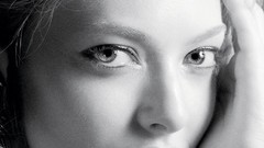 Woman amanda seyfried grayscale