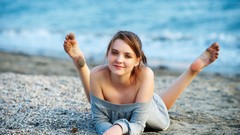 Woman Amelie Beaches brunettes legs up