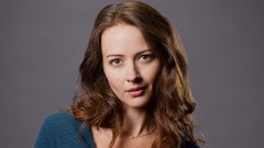 Woman Amy Acker faces Actress