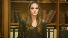 Woman Angelina Jolie faces Actress Wanted (movie)