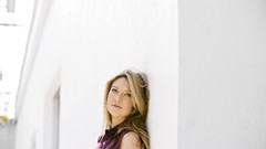 Woman anna torv nylon