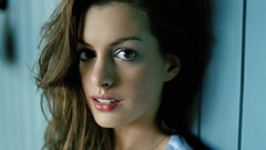 Woman anne hathaway