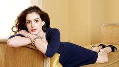 Woman anne hathaway