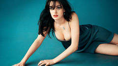 Woman anne hathaway