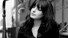 Woman anne hathaway monochrome