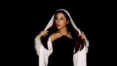 Woman ariana grande Simple