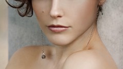 Woman ash 2009 brunettes sophia bush