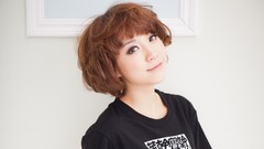 Woman asians brunettes short hair