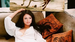 Woman asians Leah Dizon