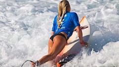 Woman ass surfing blondes