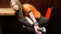 Woman Avril Lavigne Converse t-shirts blondes blue eyes singers 