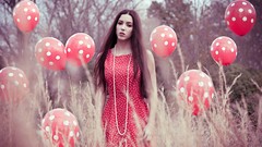 Woman Balloons brunettes