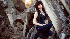 Woman bangs models Linsey Potter