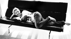 Woman Bank Celebrity Scarlett Johansson Actress blondes