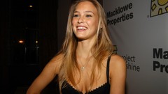 Woman bar refaeli