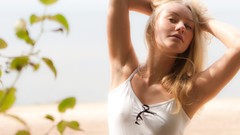 Woman Beaches blondes