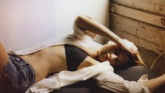 Woman beds blondes teen