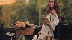 Woman Bicycles brunettes