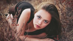 Woman big eyes green eyes brunettes